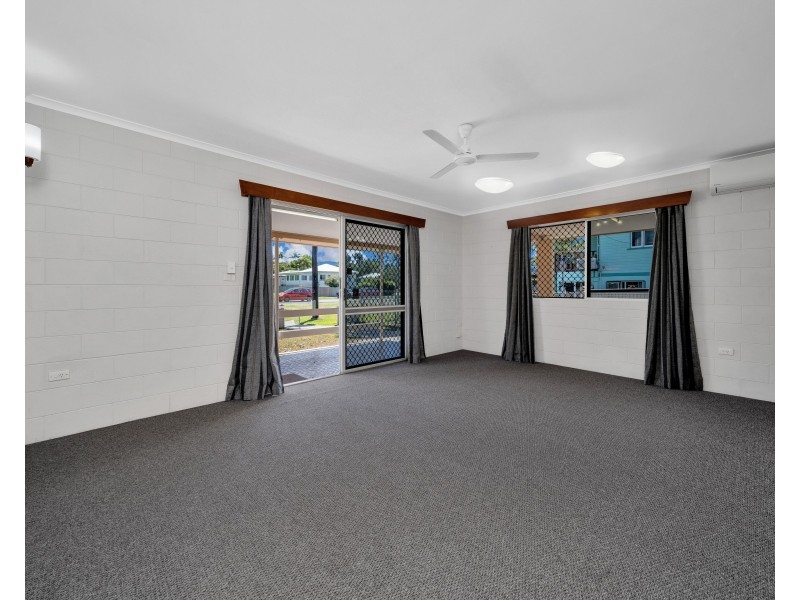 35 Koch Street, Mooroobool QLD 4870