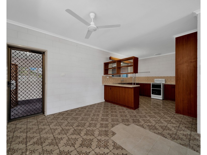 35 Koch Street, Mooroobool QLD 4870