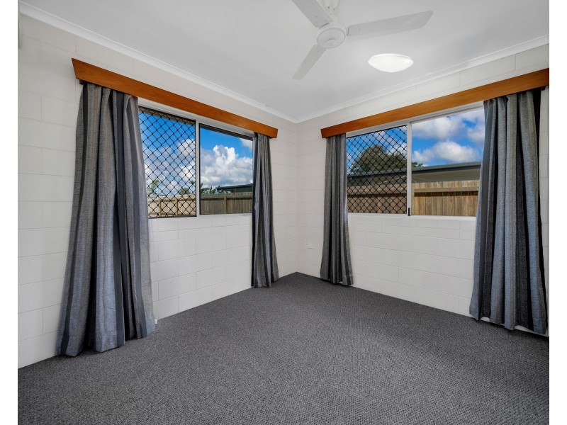 35 Koch Street, Mooroobool QLD 4870