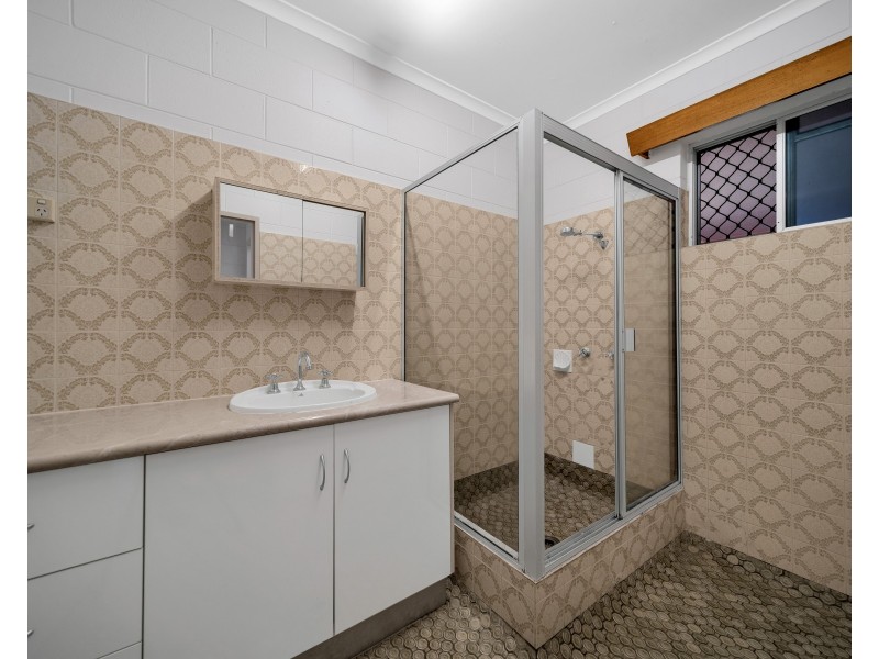 35 Koch Street, Mooroobool QLD 4870
