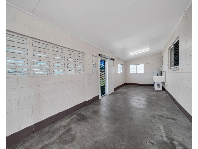35 Koch Street, Mooroobool QLD 4870