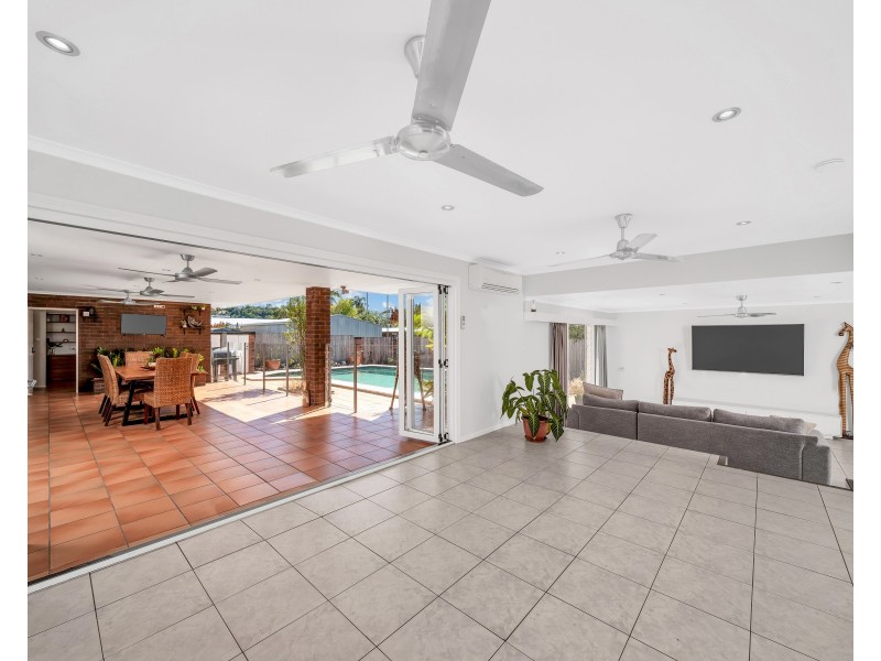 6 Peridot Street, Bayview Heights QLD 4868