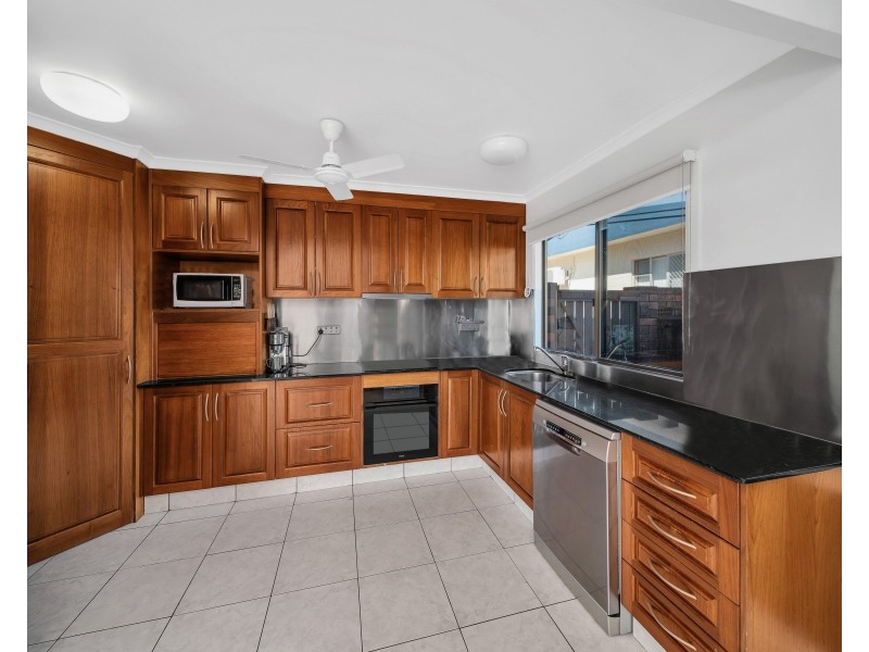 6 Peridot Street, Bayview Heights QLD 4868