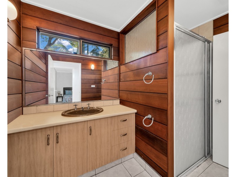 6 Peridot Street, Bayview Heights QLD 4868