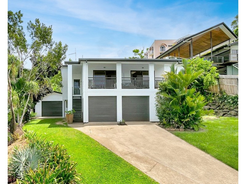 11 Minerva Avenue, Mooroobool QLD 4870