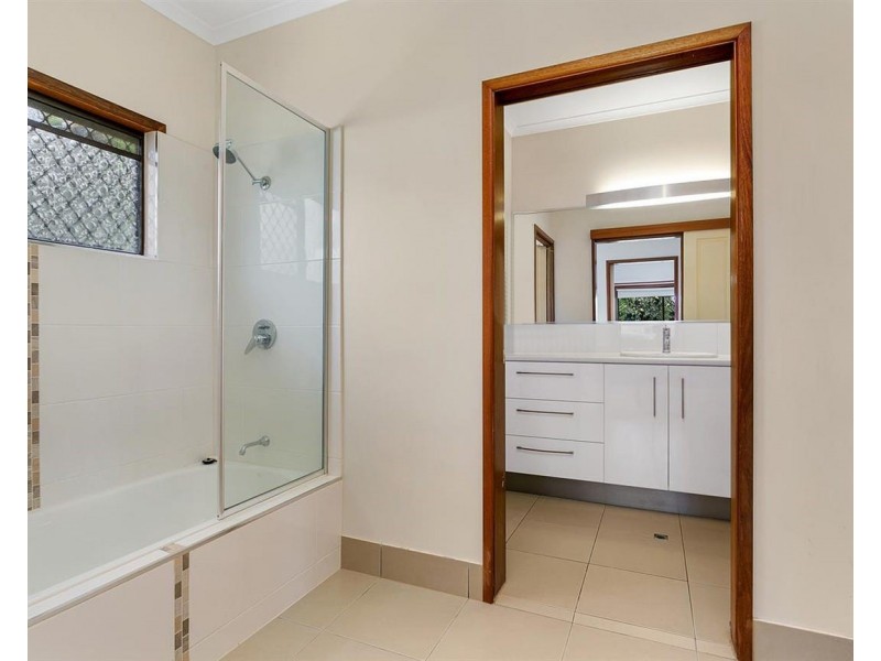 11 Minerva Avenue, Mooroobool QLD 4870