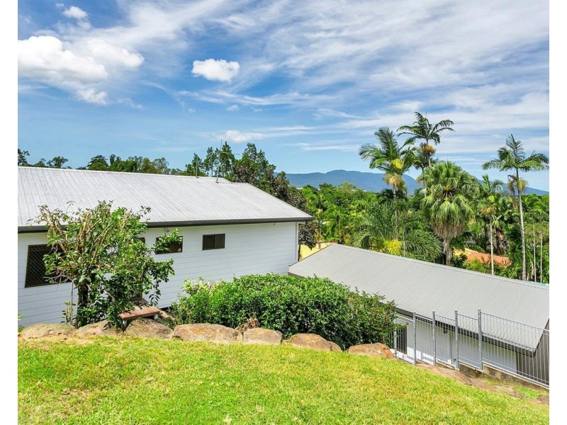 11 Minerva Avenue, Mooroobool QLD 4870
