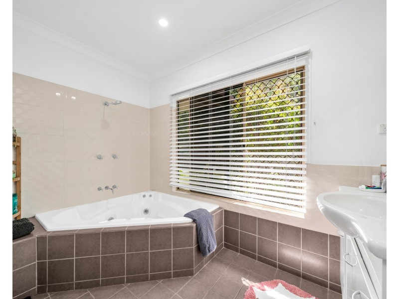 25 Timberlea Drive, Bentley Park QLD 4869