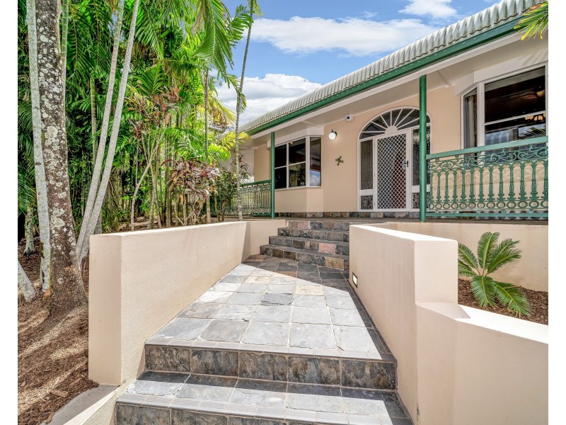 1 Moule Drive, Whitfield QLD 4870