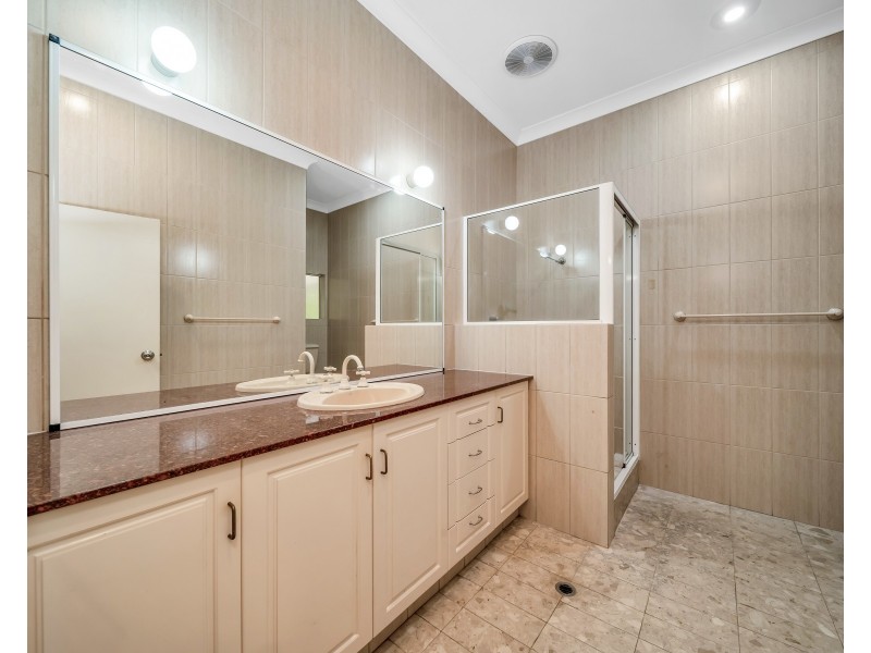 1 Moule Drive, Whitfield QLD 4870