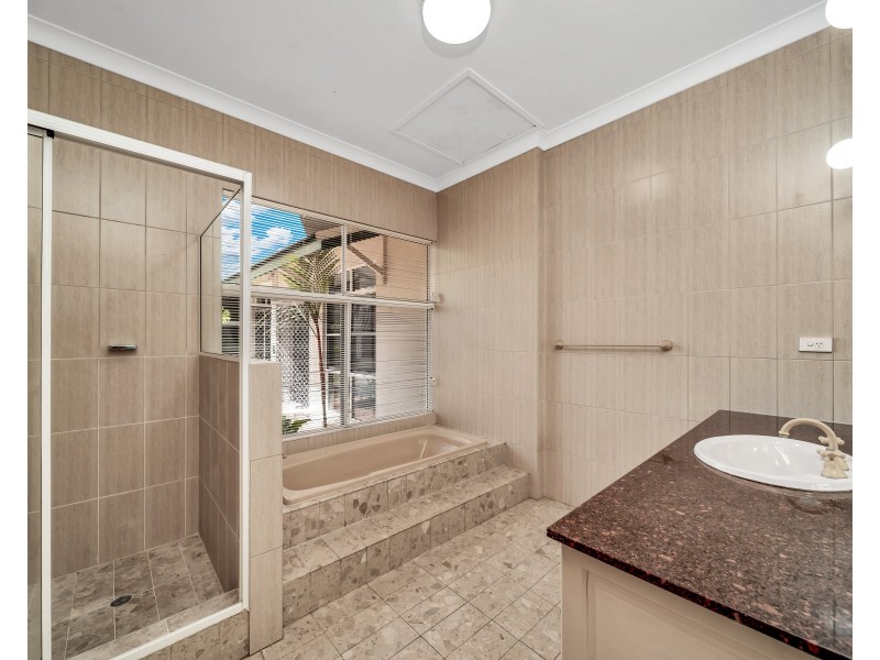 1 Moule Drive, Whitfield QLD 4870