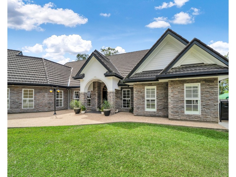 61 Fretwell Road, White Rock QLD 4868