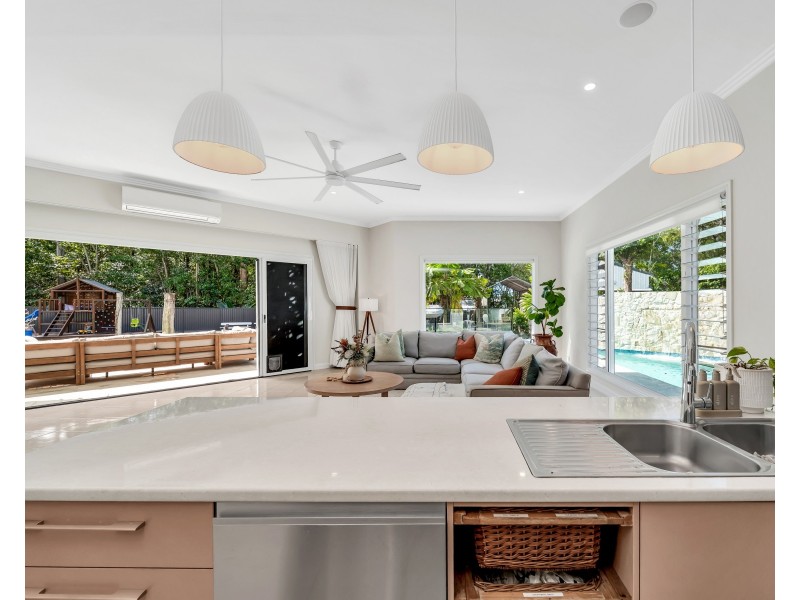 61 Fretwell Road, White Rock QLD 4868