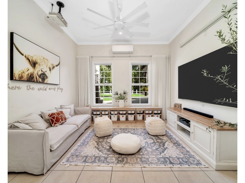 61 Fretwell Road, White Rock QLD 4868