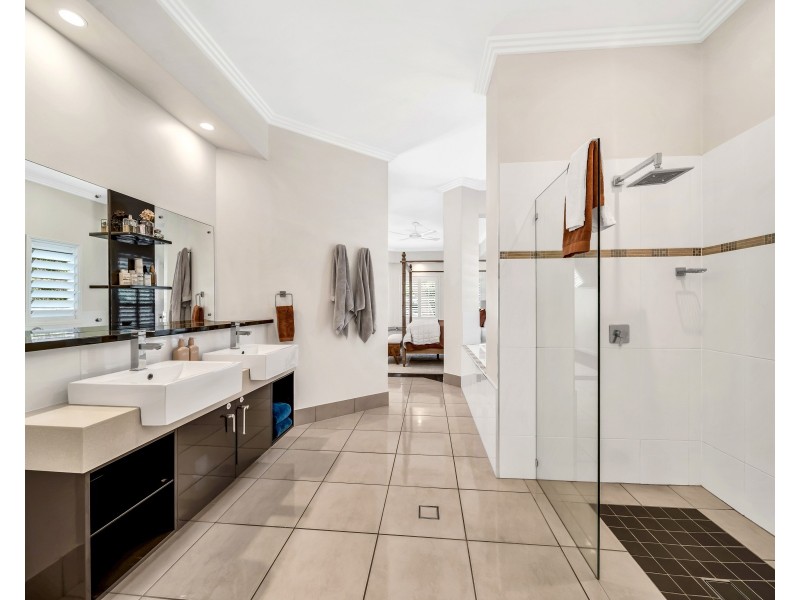 61 Fretwell Road, White Rock QLD 4868