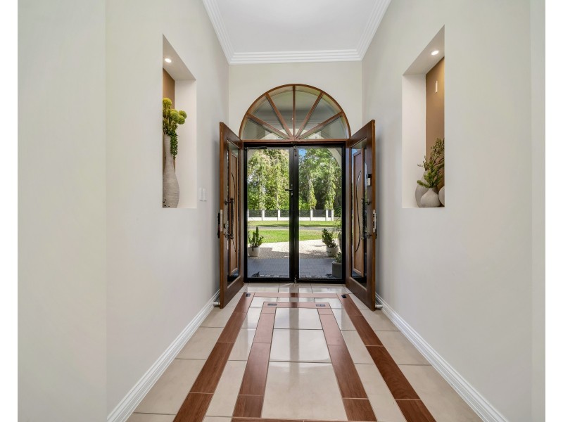 61 Fretwell Road, White Rock QLD 4868