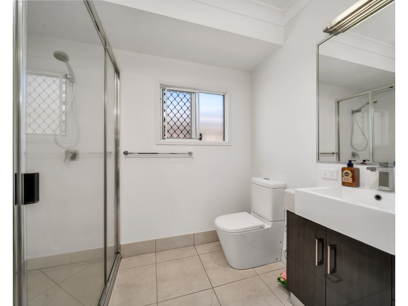 44 McFarlane Drive, Kanimbla QLD 4870