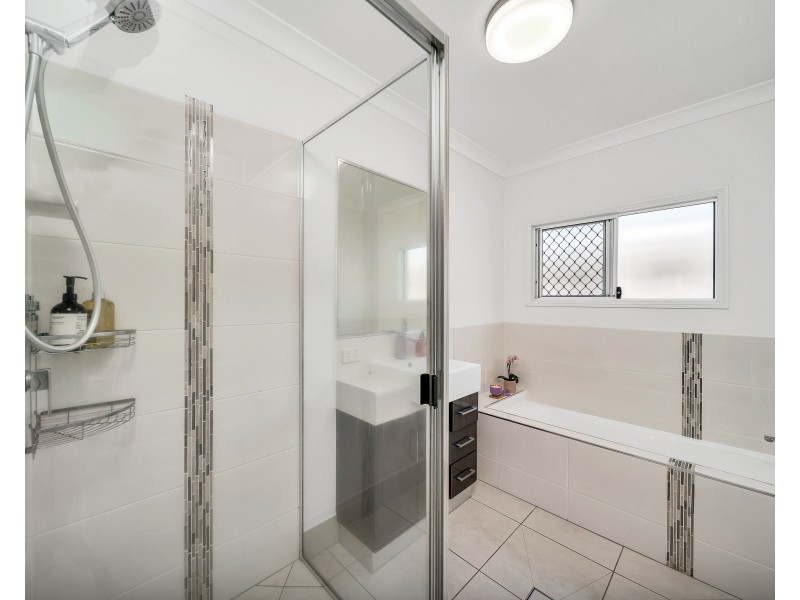 44 McFarlane Drive, Kanimbla QLD 4870