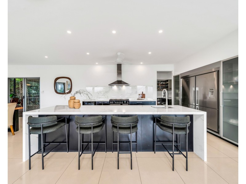 3 Juno Close, Mooroobool QLD 4870