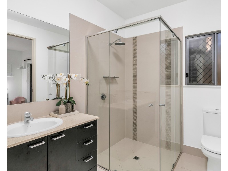 3 Juno Close, Mooroobool QLD 4870