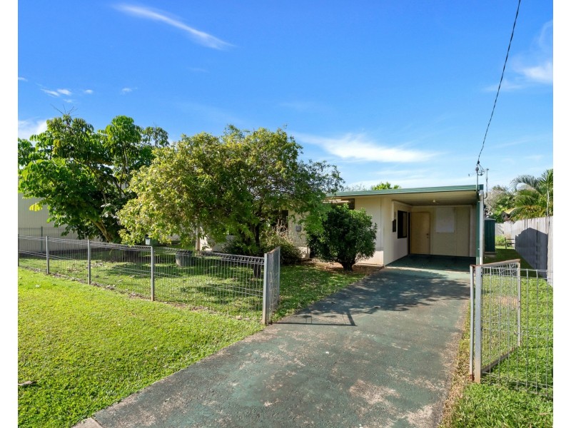12 Walnut Close, Manoora QLD 4870