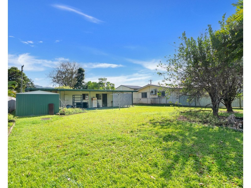 12 Walnut Close, Manoora QLD 4870