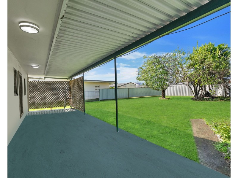 12 Walnut Close, Manoora QLD 4870