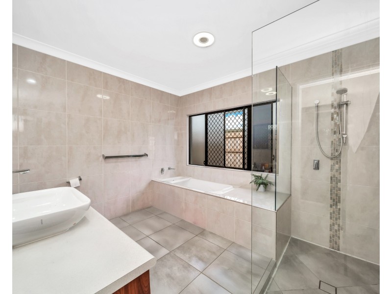 28 Ainscow Drive, Bentley Park QLD 4869