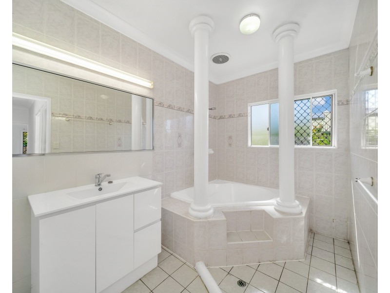 11 Percy Street, Mount Sheridan QLD 4868