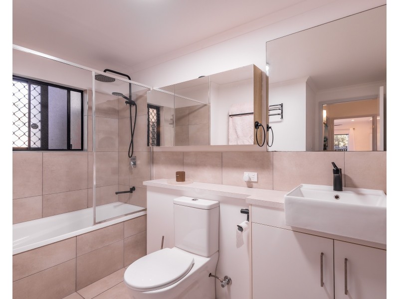 1/2-4 McGuigan Street, Earlville QLD 4870