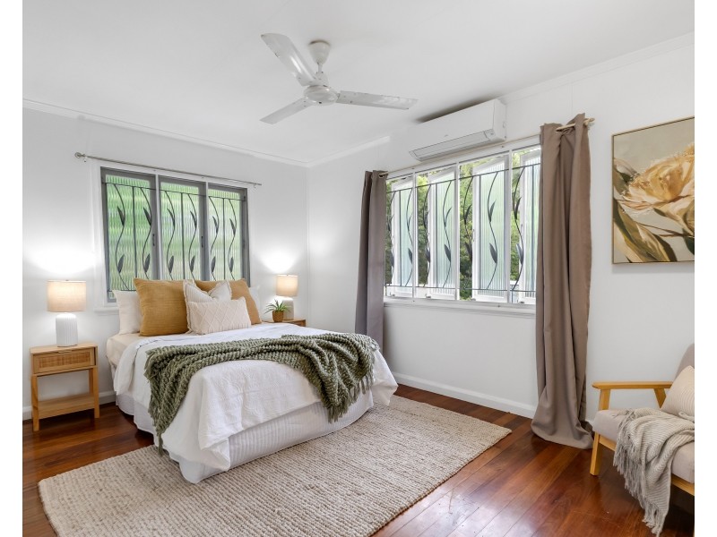 161-163 Jensen Street, Whitfield QLD 4870