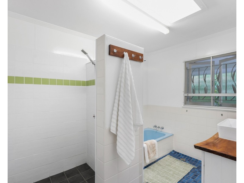 161-163 Jensen Street, Whitfield QLD 4870