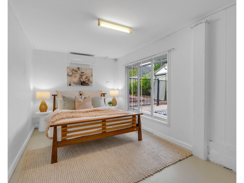 161-163 Jensen Street, Whitfield QLD 4870