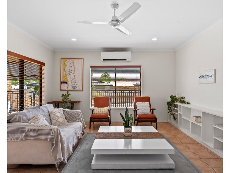 1 Spowatt Close, Kanimbla QLD 4870