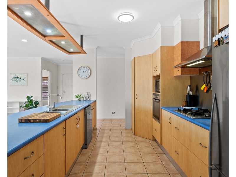 1 Spowatt Close, Kanimbla QLD 4870