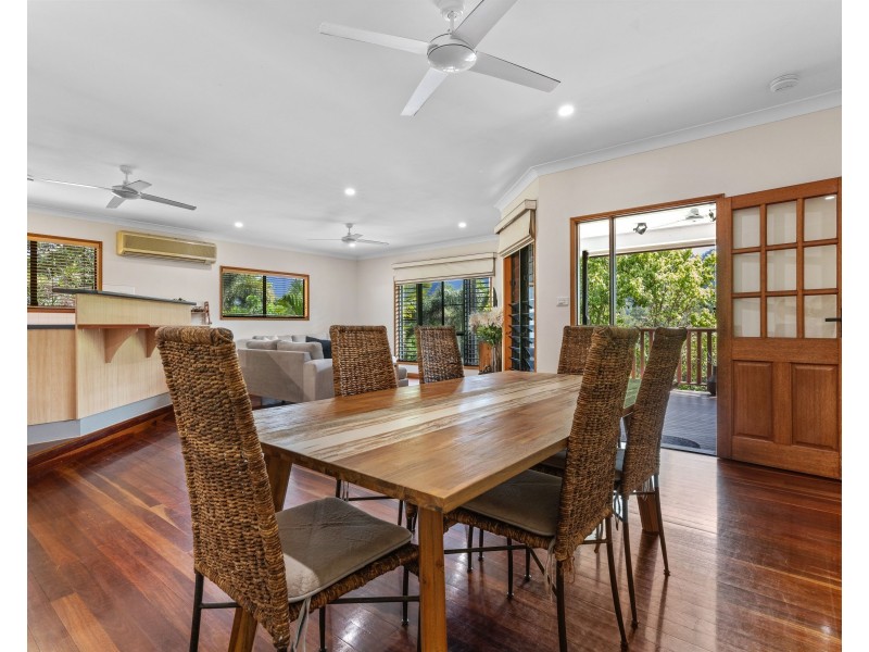 2 Powell Place, Bentley Park QLD 4869