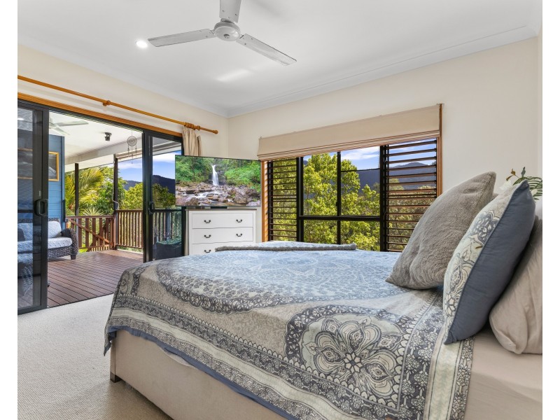 2 Powell Place, Bentley Park QLD 4869