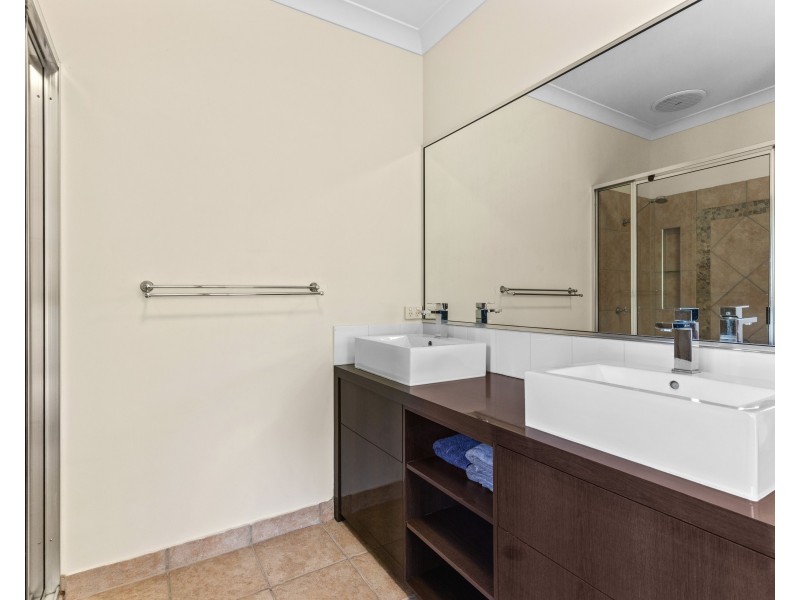 2 Powell Place, Bentley Park QLD 4869