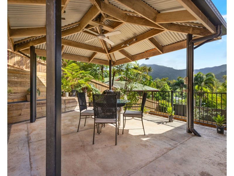 2 Powell Place, Bentley Park QLD 4869