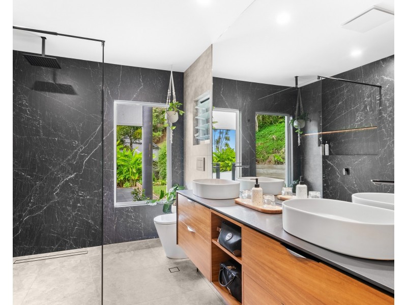 114A Hillview Crescent, Whitfield QLD 4870