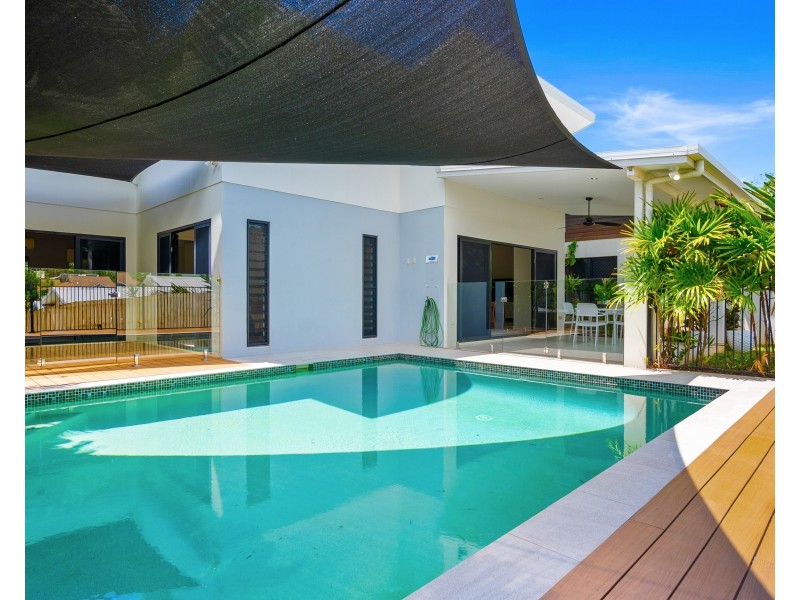 3  Eleanor Close, Mooroobool QLD 4870