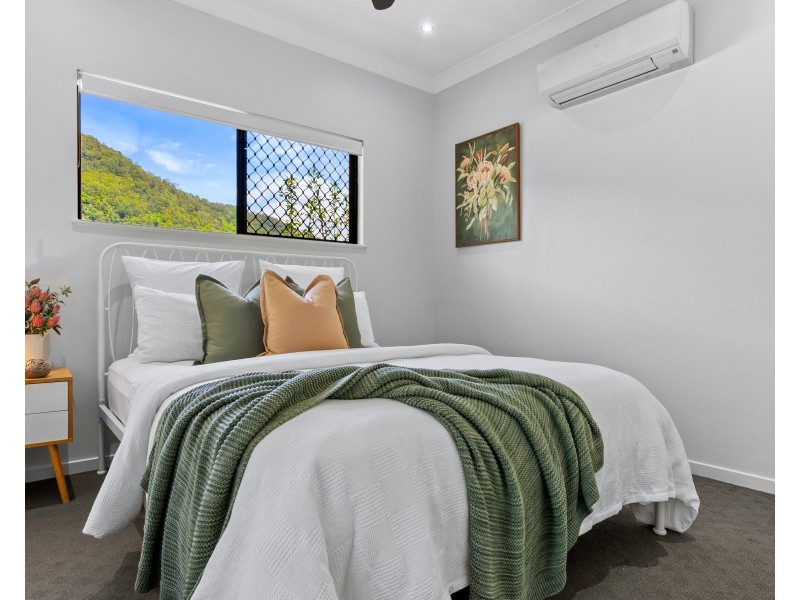 3  Eleanor Close, Mooroobool QLD 4870