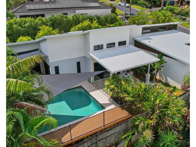 3  Eleanor Close, Mooroobool QLD 4870