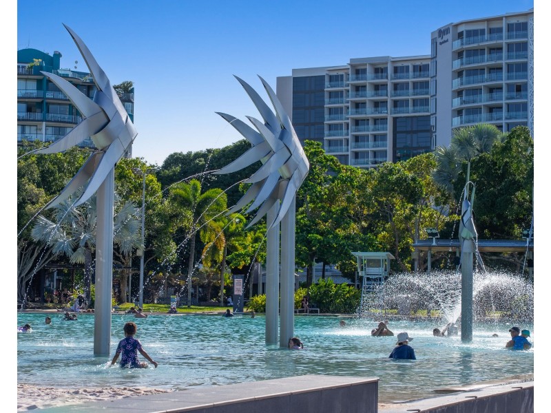 131 Lake Street, Cairns City QLD 4870