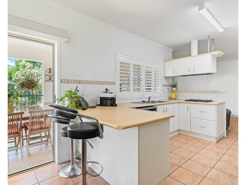23 Nell Close, Kanimbla QLD 4870
