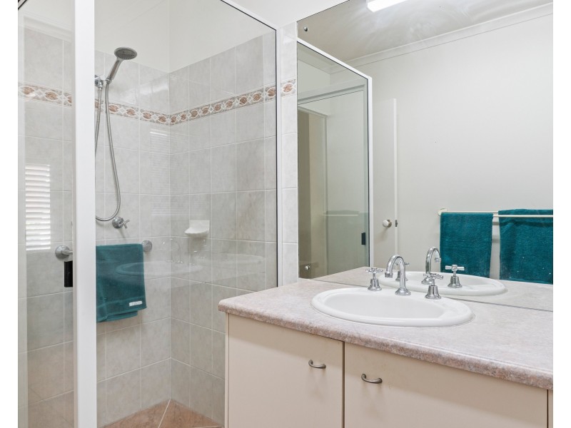 23 Nell Close, Kanimbla QLD 4870