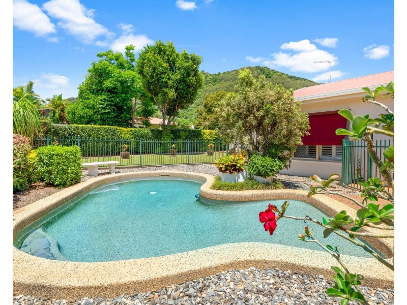 23 Nell Close, Kanimbla QLD 4870