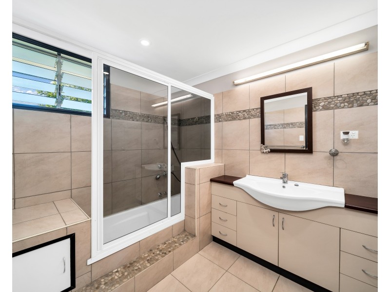 30 Bella Vista Avenue, Belvedere QLD 4860