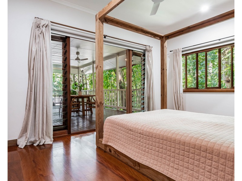 11 Cananga Close, Kamerunga QLD 4870