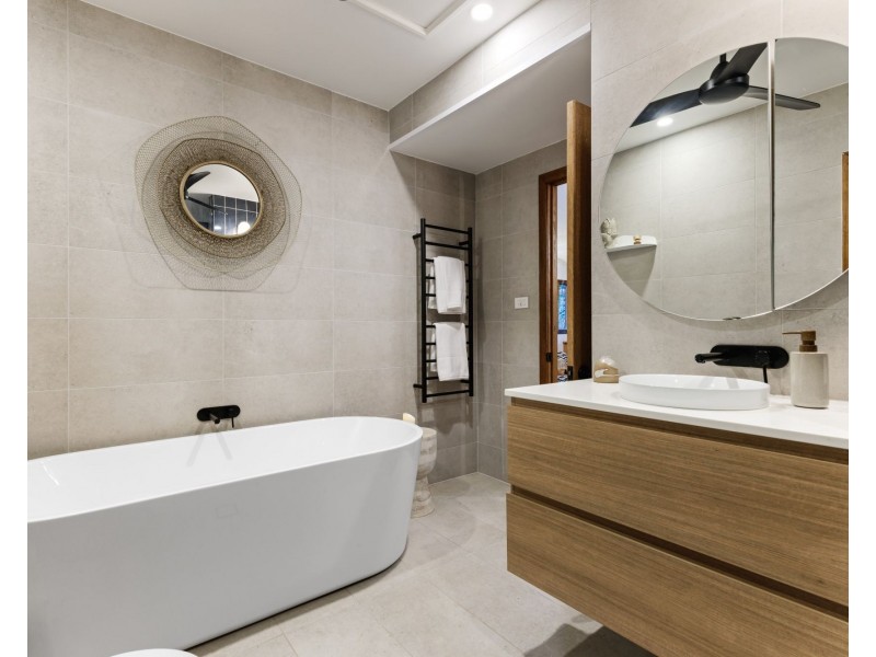 1 Cedrela Close, Kamerunga QLD 4870